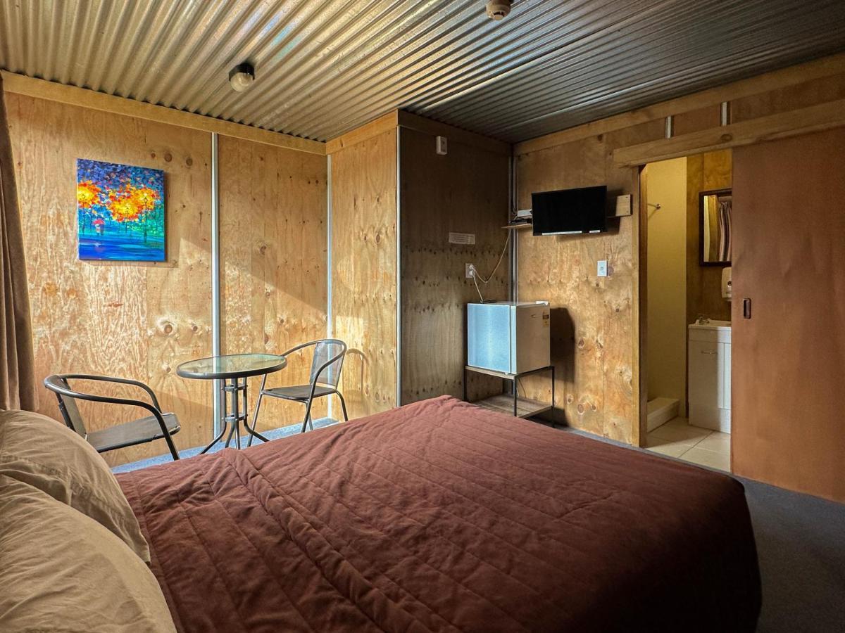 The Crossing Lodge & Backpackers Erua Buitenkant foto