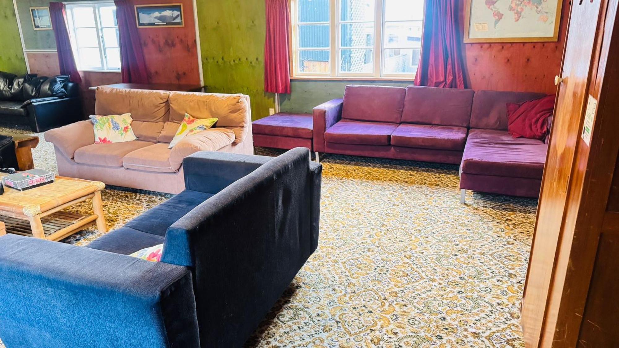 The Crossing Lodge & Backpackers Erua Buitenkant foto