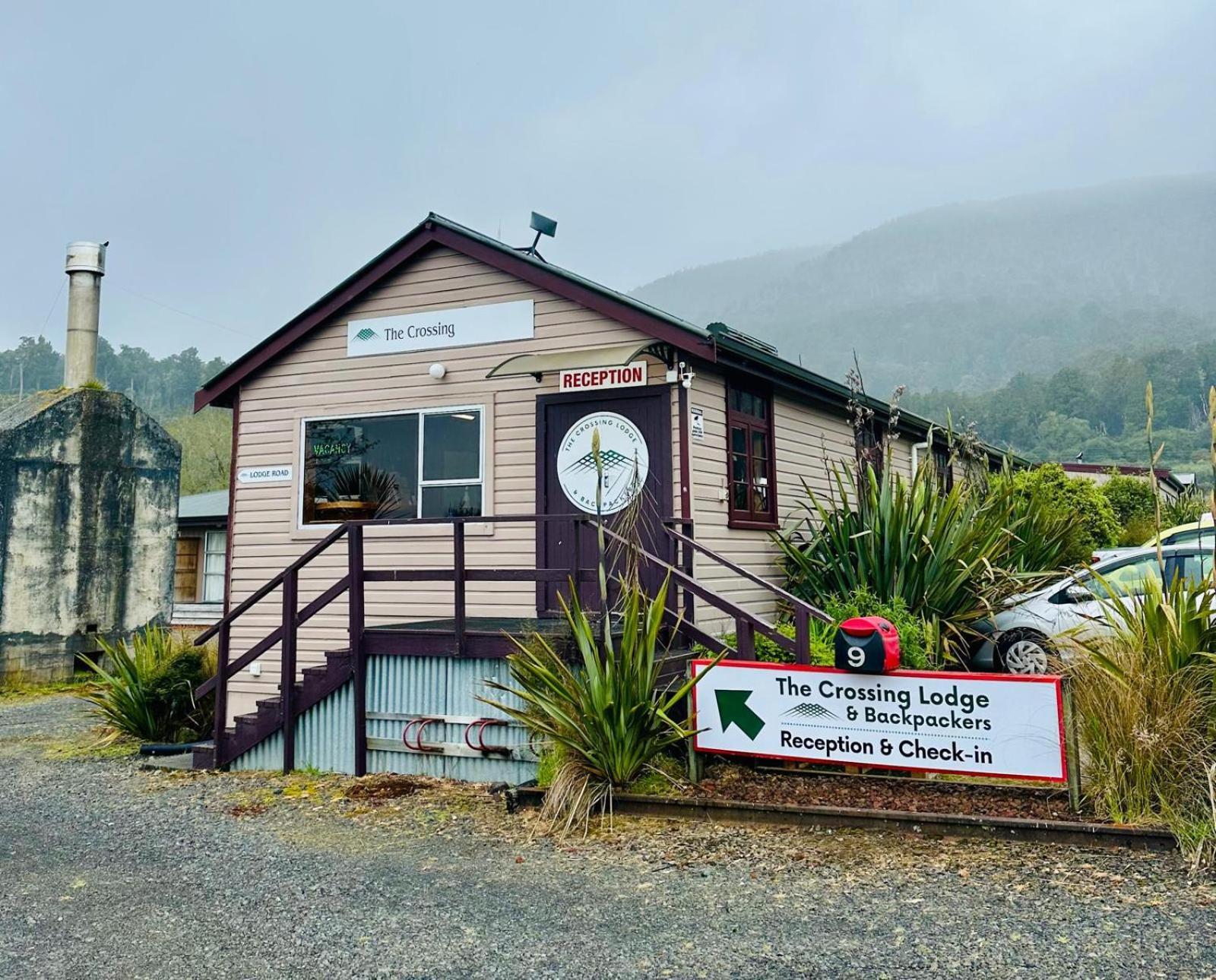 The Crossing Lodge & Backpackers Erua Buitenkant foto